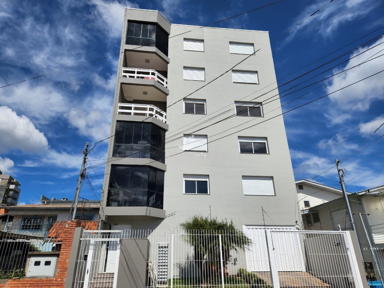 APARTAMENTO Nº 102 C/ BOX DO RESIDENCIAL FERNÃO DIAS EM CAXIAS DO SUL