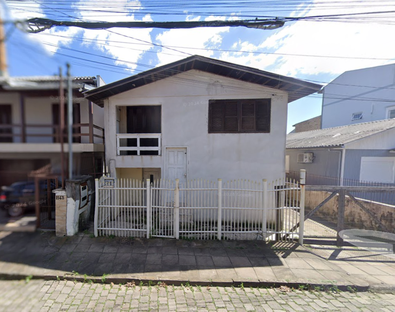 DUAS CASAS SOBRE UM TERRENO DE 300M² EM CAXIAS DO SUL/RS (DESOCUPADO)
