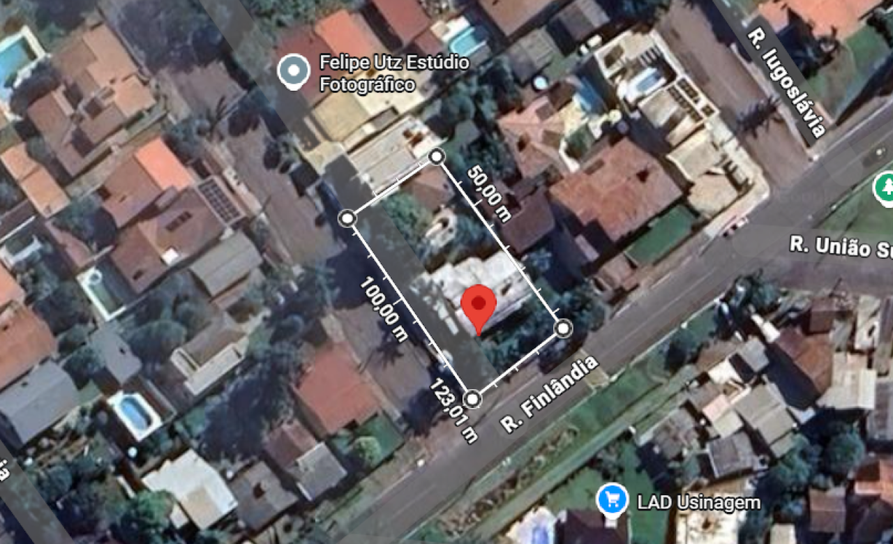 TERRENO DE APROXIMADAMENTE 900M² COM BENFEITORIAS NA CIDADE DE NOVO HAMBURGO/RS