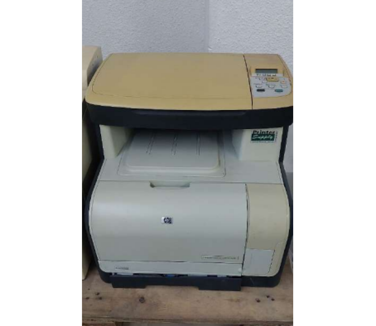 UMA IMPRESSORA COLORIDA HP CM1312MFP