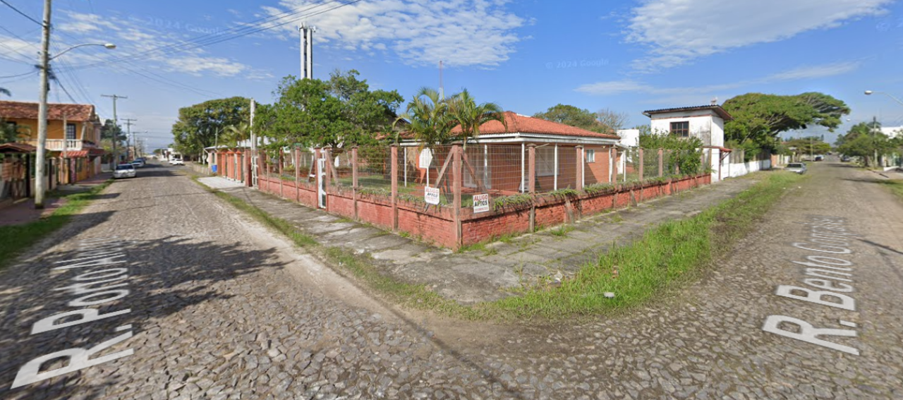 TERRENO DE 724,19m² COM CASA NA PRAIA DE ARROIO DO SAL - RS