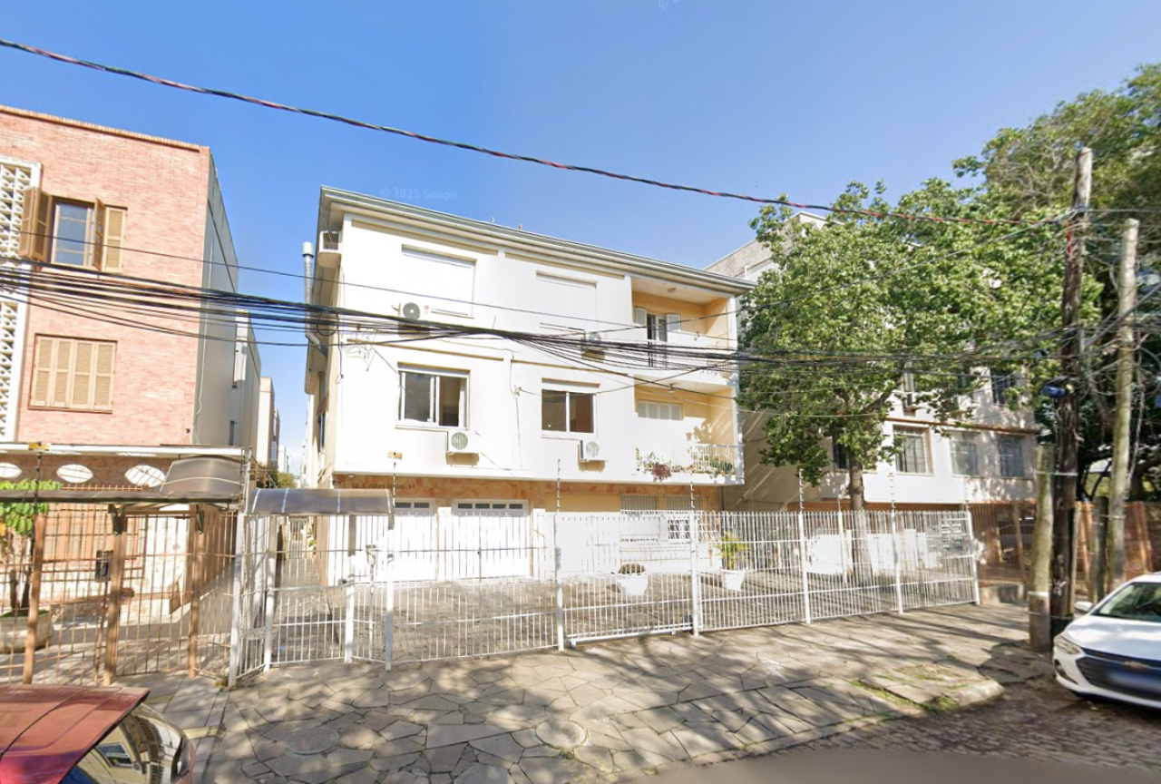 APARTAMENTO Nº 2 DO EDIFÍCIO SÃO JUDAS TADEU, COM A ÁREA DE 74,19m² EM PORTO ALEGRE/RS